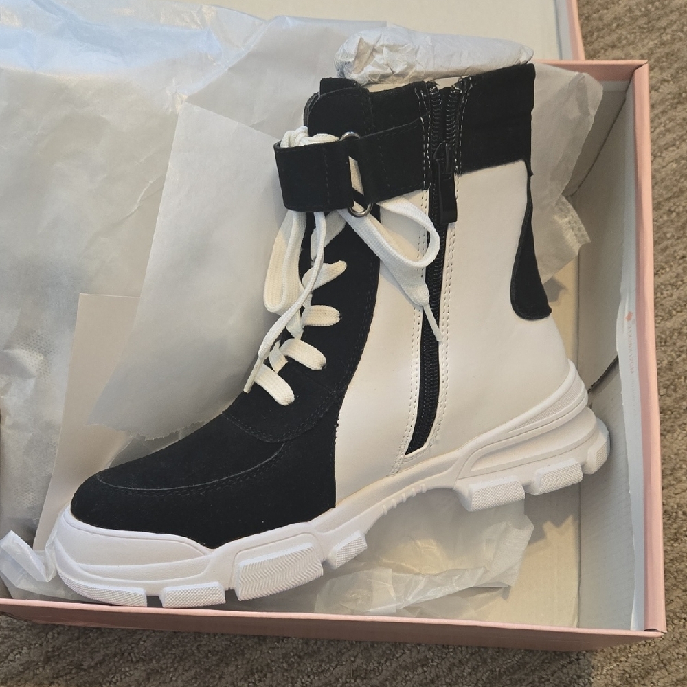 Black & White Women's Lace-Up Boot